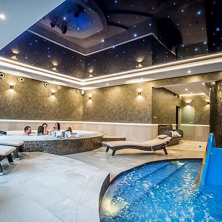 Hotel Palac Poledno ภายนอก รูปภาพ