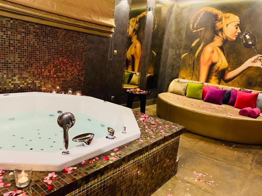 Hotel Palac Poledno ภายนอก รูปภาพ