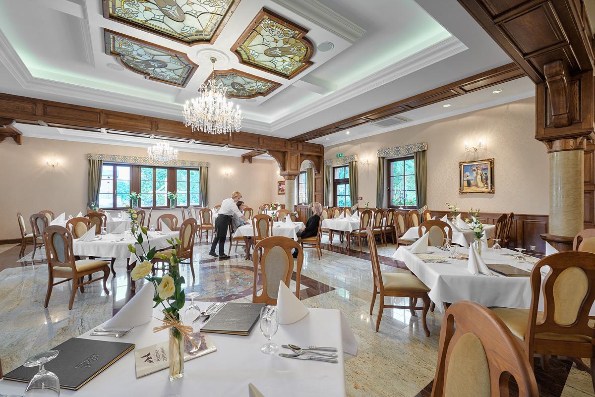 Hotel Palac Poledno ภายนอก รูปภาพ