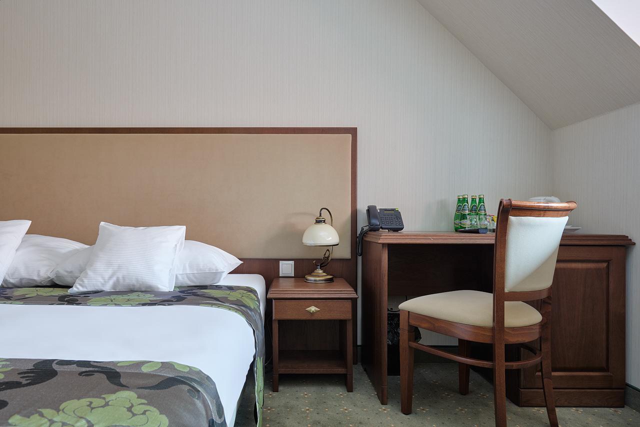 Hotel Palac Poledno ภายนอก รูปภาพ