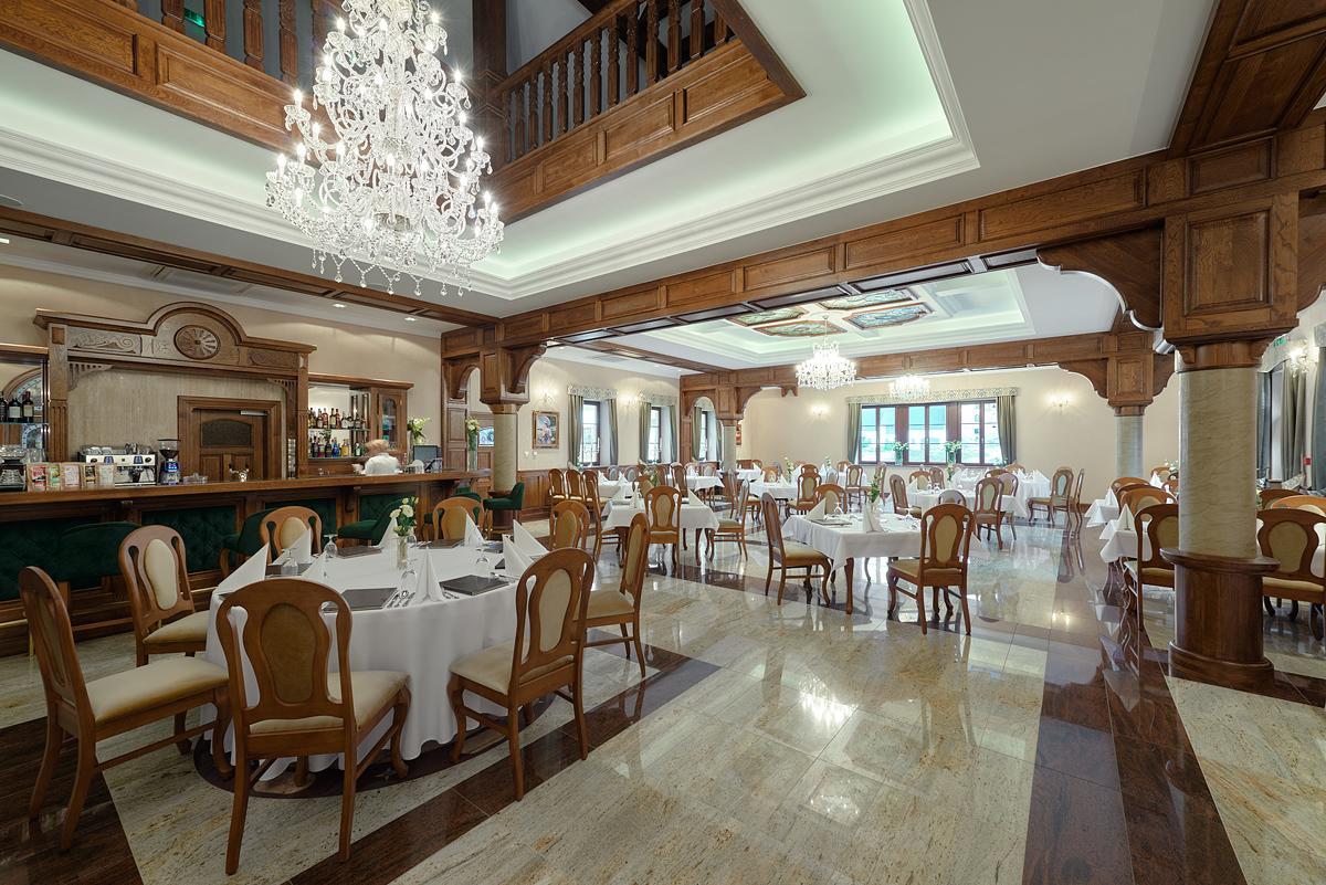Hotel Palac Poledno ภายนอก รูปภาพ