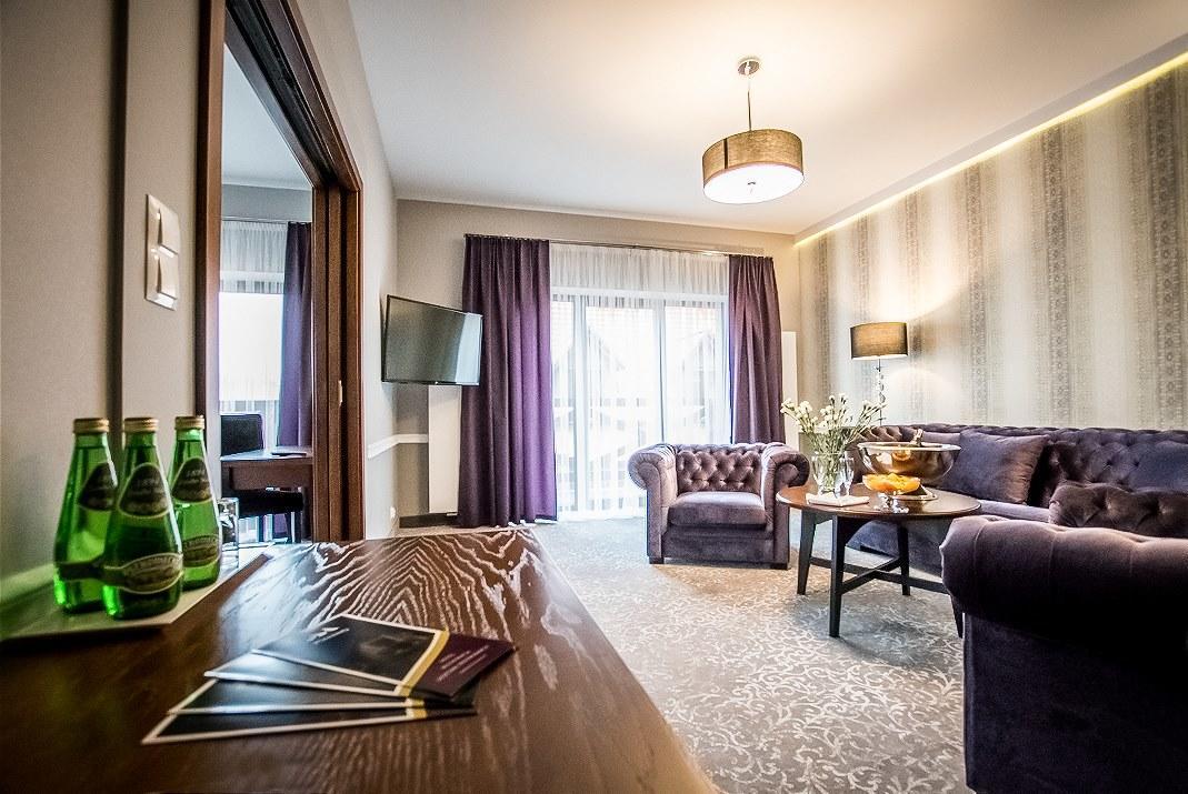 Hotel Palac Poledno ภายนอก รูปภาพ